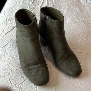 Comfy olive green booties